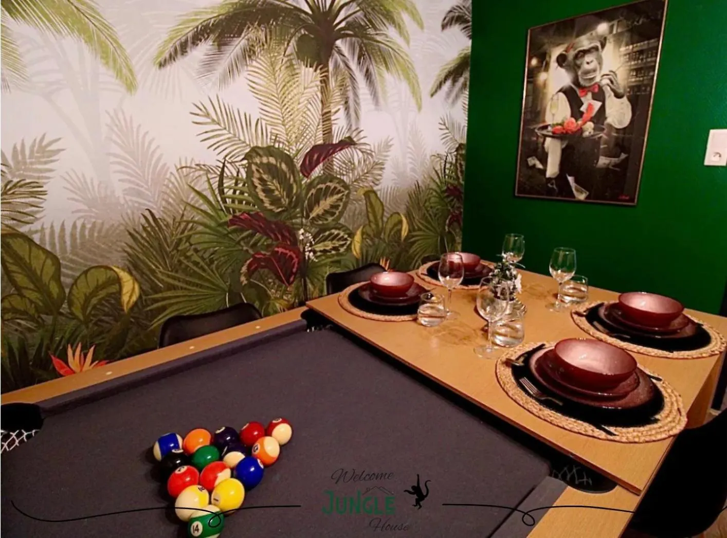 Maison Jungle House: Spacious Gaming Retreat in Montbrison